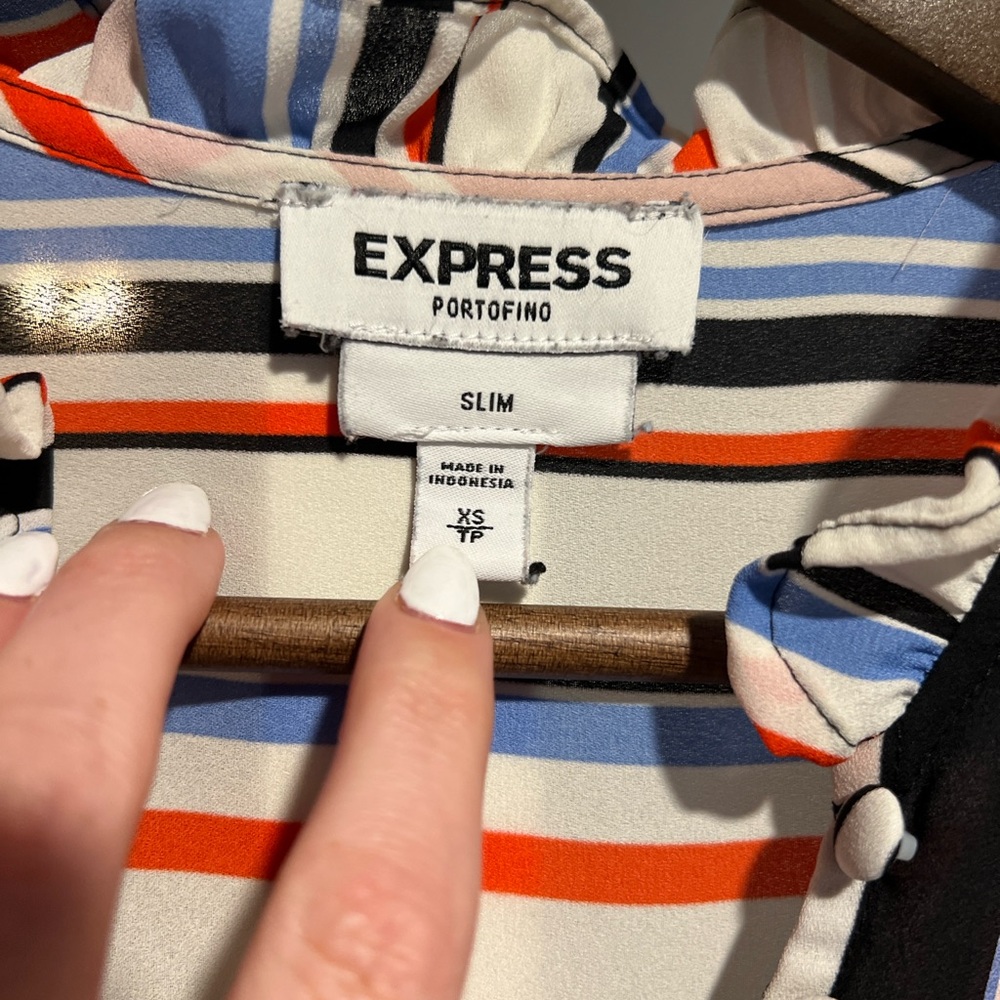 Express Portofino Ruffle Blouse - Picture 2 of 3